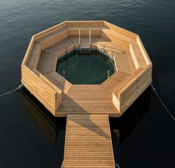 The new mobile all year bathing zone by Kalvebod Bølge in Copenhagen Harbour