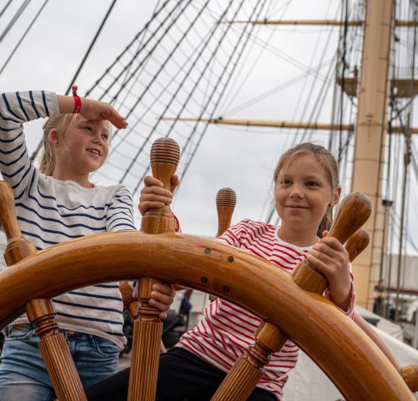 Barn på skipet Fregatten Jylland