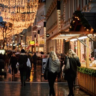 Shopping in Aarhus under Christmas lights