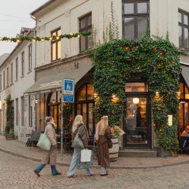 Women shopping in Latinerkvarteret in Aarhus